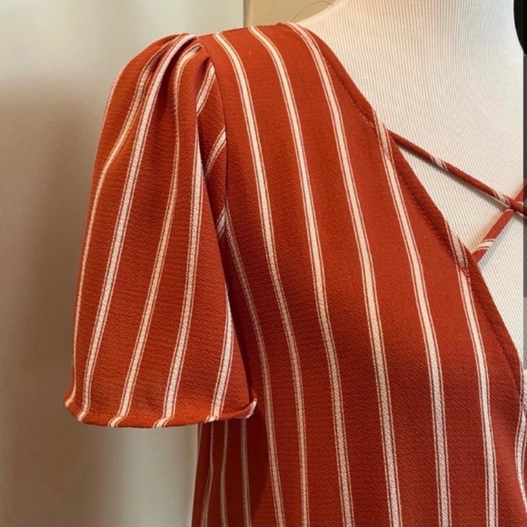 🔴 The Outfit Small Burnt Orange Blouse - Picture 2 of 7